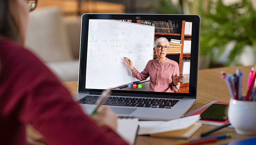 what is a webinar